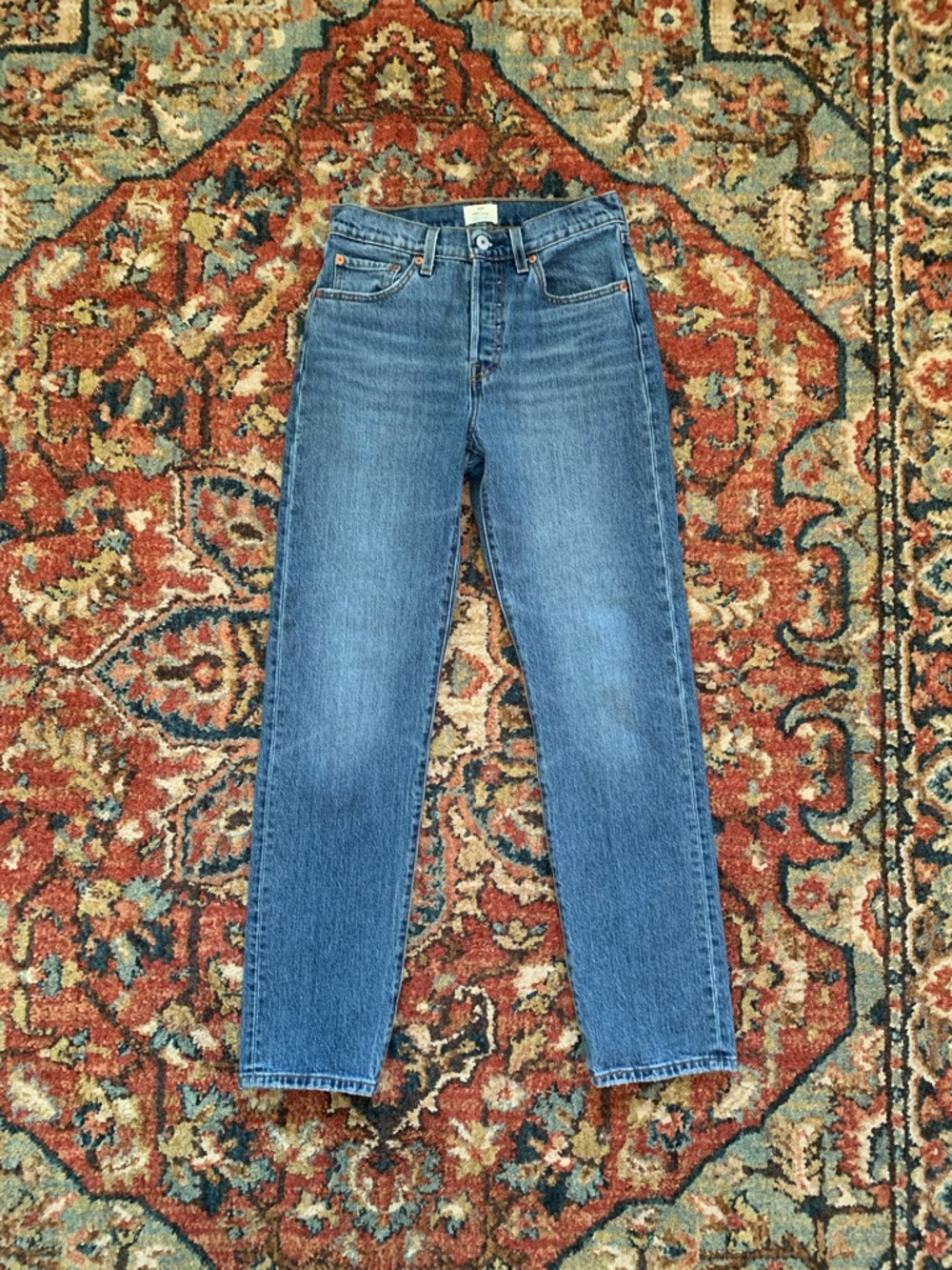 Levi's Women's Straight Leg Jeans in Medium Blue